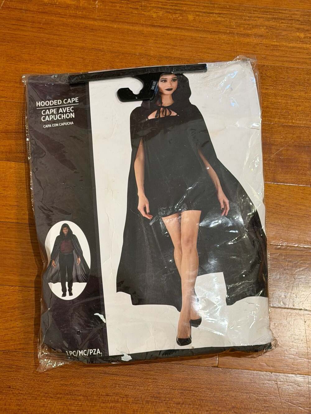 Fun World 68-Inch Hooded Cape Unisex New With Tags